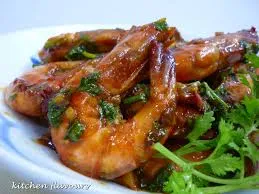 Shrimps in brown chill sauce