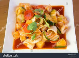 Squid in sweet and sour sauce