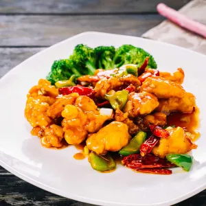 Peony Special Basil Chow Fun 九層塔炒河粉