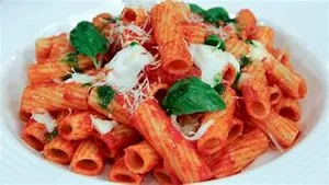 Rigatoni al Pomodoro