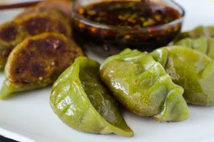 Crab Meat and Spinach Dumplings 菠菜蟹肉餃