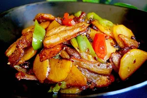 Dry Pot Potato Chips with Pork Belly 干鍋土豆片