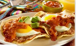 HUEVOS RANCHEROS