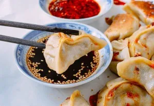 Pan-Fried Seafood Dumpling 海鮮鍋貼