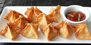 h. Crab Rangoon 炸蟹角